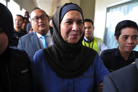 Anak jati gopeng, perak berusia 57 tahun ini merupakan bekas pelajar treacher methodist girls school, taiping serta politeknik ungku omar. Bekas CEO SSM, anak lelaki didakwa atas pertuduhan rasuah ...