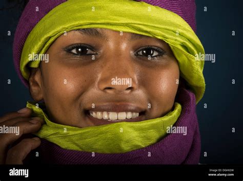 Tuareg Girl Hi Res Stock Photography And Images Alamy