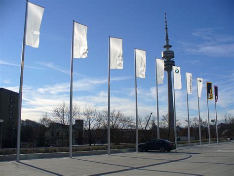 Quelques saisons au bord de l'eau. Mât porte drapeau - EUROPOLES SUISSE GMBH - pour aéroport