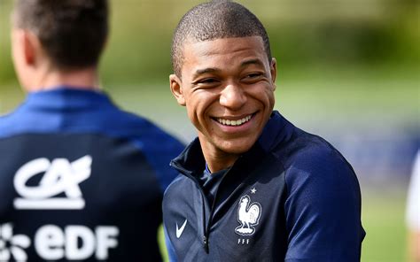 Kylian Mbappé France Wallpapers FREE Pictures on GreePX