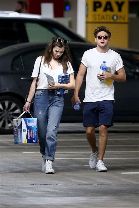 Hailee Steinfeld And Niall Horan Kisses At Target In Los Angeles 0815