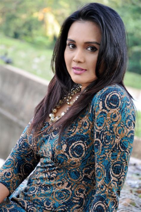 Srilankan Hot Actress Photos Download Hot Actress Photos And Videos