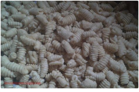 Makanan ini terbuat dari kombinasi telur kocok, tepung, bumbu, sayuran, daging yang diawetkan, dan garam. RESEP DAN CARA MUDAH MEMBUAT KUE GARPU YANG RENYAH DAN ...