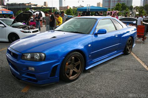 blue r34 nissan skyline gt r