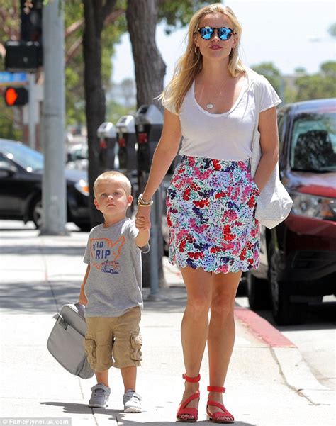 The daughter of a physician and a nurse, witherspoon grew up in nashville, tennessee. Reese Witherspoon holds hands with son Tennessee after ...