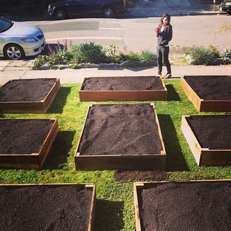 Check spelling or type a new query. Couple Turn A Worthless Front Lawn Into An Amazing Edible ...