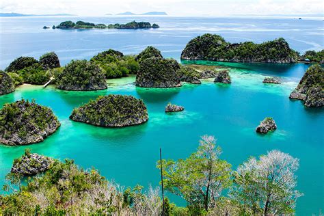 Indonesia adalah salah satu negara yang menandatangani deklarasi bangkok saat berdirinya letak astronomis negara indonesia adalah di antara 6°lu hingga 11°08'ls dan 95°bt hingga 141°45'bt. Indonesia Jadi Negara Paling Santai di Dunia, Kok Bisa ...