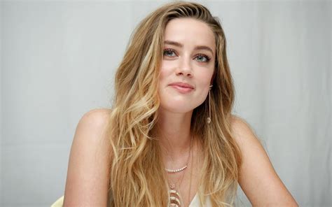 Amber Heard Wallpaper Pictures