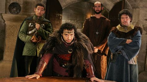 Alexandre astier, est un acteur, réalisateur, metteur en scène, compositeur, ecrivain et tant d'autre, surtout connu pour être à. Alexandre Astier donne enfin des nouvelles de Kaamelott ...