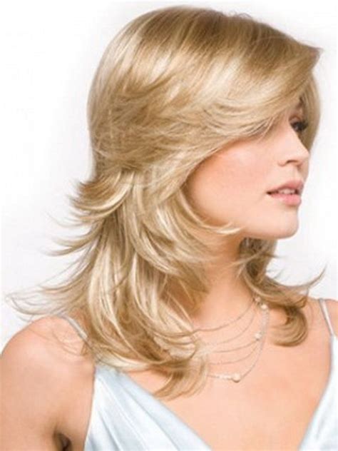 33 Shoulder Length Layered Feathered Haircuts Great Ideas