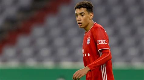 Jamal musiala (eng) currently plays for bundesliga club bayern münchen. FC Bayern: Jamal Musiala wurde für die englische U21 ...