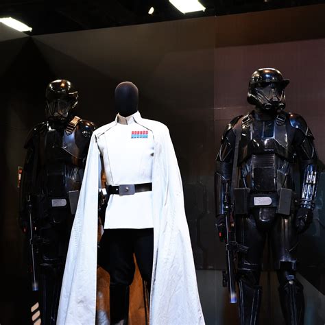 Sdcc 2016 Preview Night Rogue One Costume Display Fwoosh