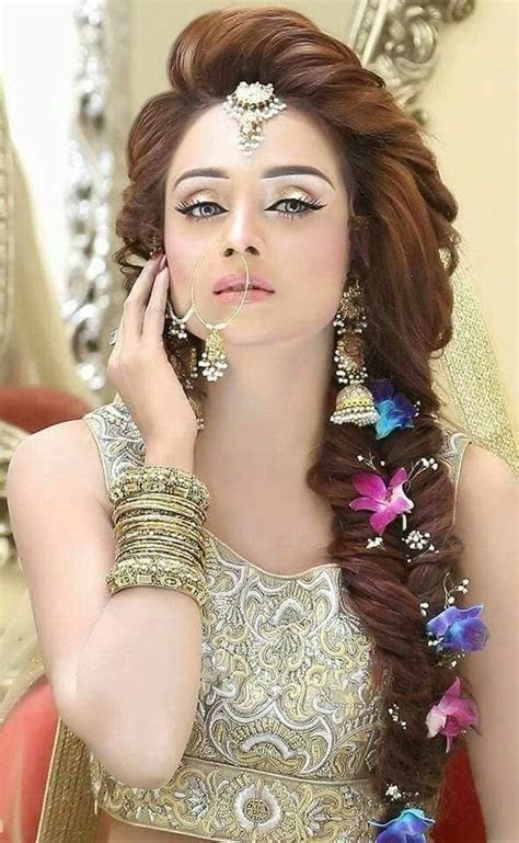 Pin By Mahamzeshan On Gorgeous Makeup Pakistani Bridal Makeup Pakistani Bridal Hairstyles