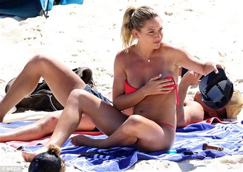 Big Brother S Lisa Clark Removes Bikini At Tamarama Beach Daily Mail Online