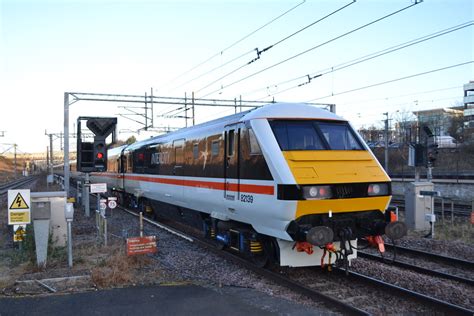 Lsl Mk3 Dvt 82139 Seen At Milton Keynes Central Station 26 Flickr