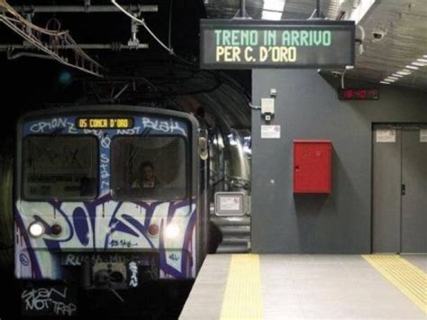 Roma Linea Metro B Interrotta La Cronaca Di Roma