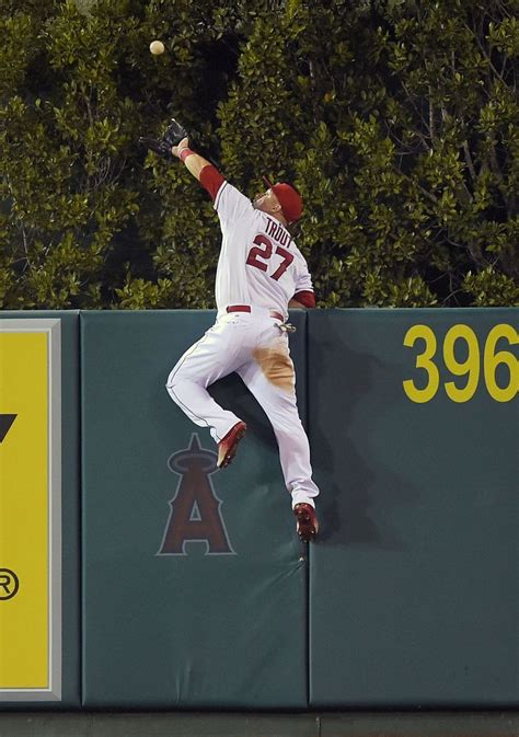 Watch Angels Mike Trout Robs Mariners Jesus Montero Of 3 Run Home Run With Spectacular Catch