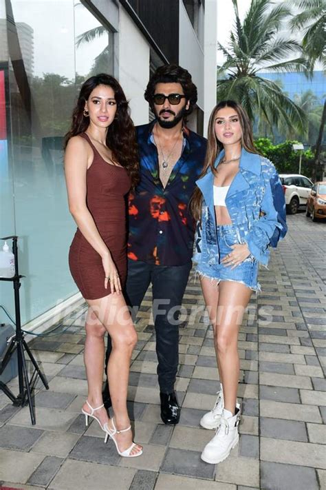 Arjun Kapoor Disha Patani Tara Sutaria Spotted Promoing Ek Villain