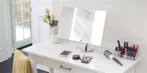 It's a bit small for most permanent make up stations, but it's perfect. 7 Best Lighted Makeup Mirrors for Flawless Illumination ...
