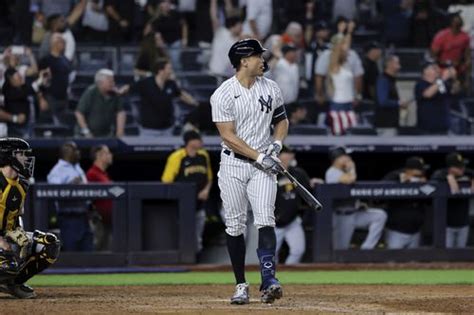 Yankees Giancarlo Stanton Makes History Of His Own On Night Aaron