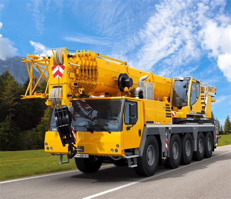 truck cranes small volumes big time capabilities construction equipment