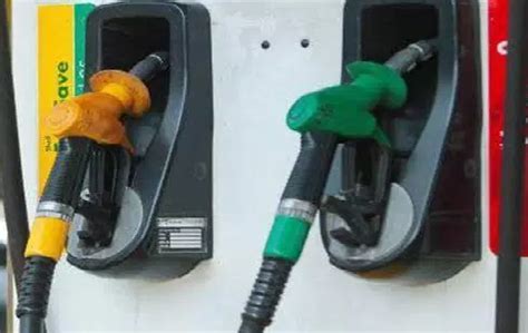 Untuk makluman anda, penetapan harga minyak petrol dan diesel di malaysia pada masa sekarang telah diumumkan secara berkala mingguan bermula 30 mac jika sebelum ini harga petrol dan diesel akan diumumkan untuk setiap bulan, sekarang setiap hari rabu anda akan mengetahui harga terkini. Harga Minyak Oktober 2018 Petrol Diesel Terkini - Harga Minyak