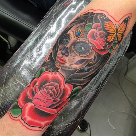 This limits the parts of the body where you can put dia de los muertos tattoos. 90+ Best Day of the Dead Tattoos -Designs & Meanings (2019)