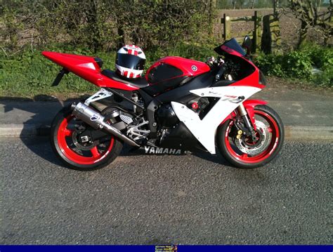 Your fellow riders will value your rating of this bike. 2003 Yamaha YZF R1 - Moto.ZombDrive.COM