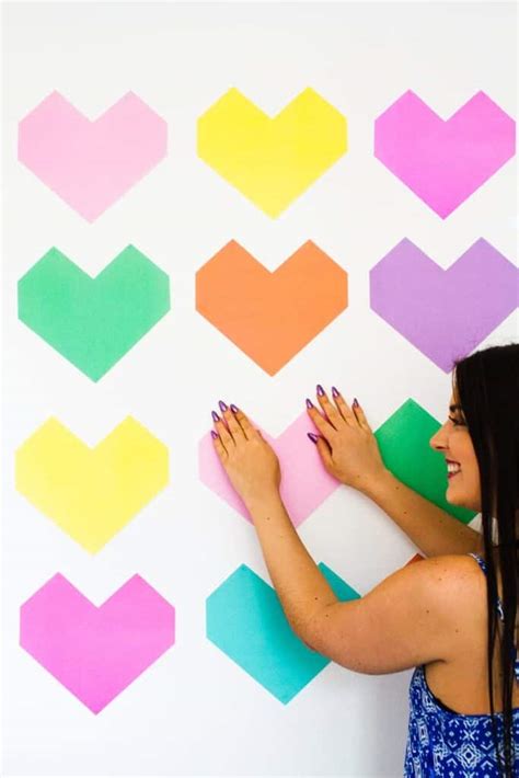 Diy Geometric Heart Backdrop Thats An Easy And Cheap Way To Decorate A