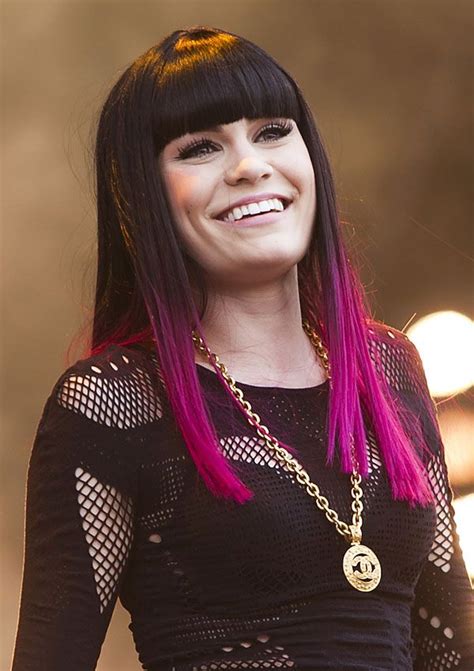 La Cantante Jessie J Se Suma A La Tendencia Mechas Fucsia Ombré Hair