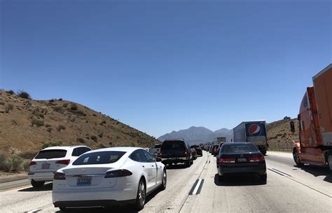 Bridge repairs causing delays for SB 15 freeway in Cajon Pass - VVNG