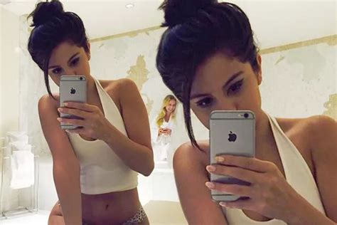 Selena Gomez Strips Off In Seductive Lingerie Shot A Day After Deleting Raunchy Selfie Irish