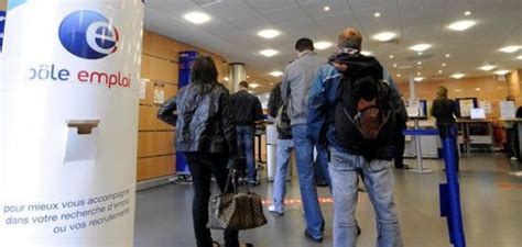 The agency employs 45,000 civil servants. Accord de réciprocité entre Pôle emploi et les Opca pour ...