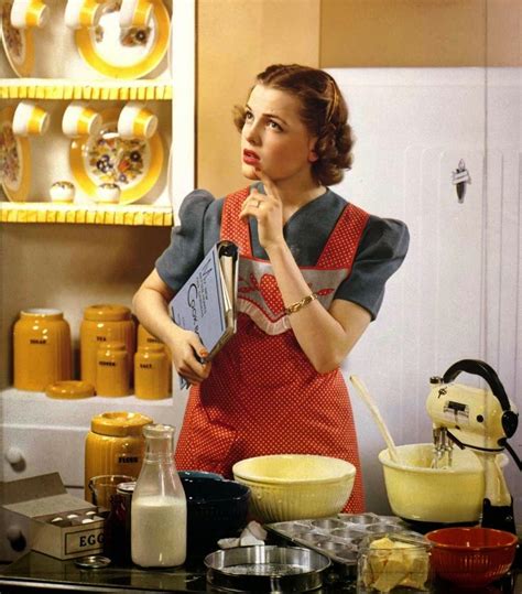 pin by 1930s 1940s women s fashion on 1930 1940s aprons and smocks vintage housewife cooking