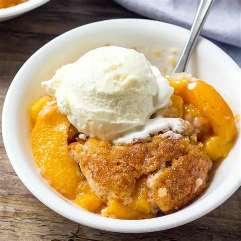 Peach Cobbler Recipe With Canned Peaches - The Best Easy Peach Cobbler ...