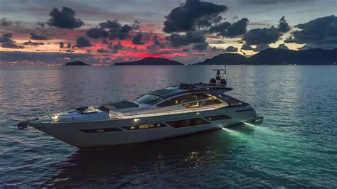 Luxury Sports Yachts With Striking Design Pershing Yachts