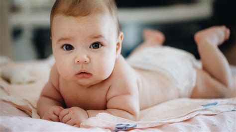 Wann Drehen Sich Baby Auf Den Bauch Captions Save