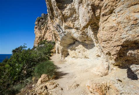 Cala Moraig Caves
