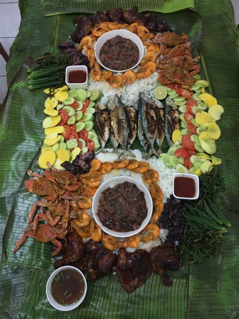 Boodle Fight With Fam Best Filipino Recipes Filipino Dishes Asian