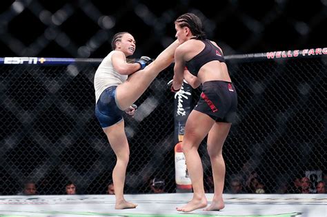 Ufc fight night apr 14, 2018; Michelle Waterson def. Karolina Kowalkiewicz at UFC ...
