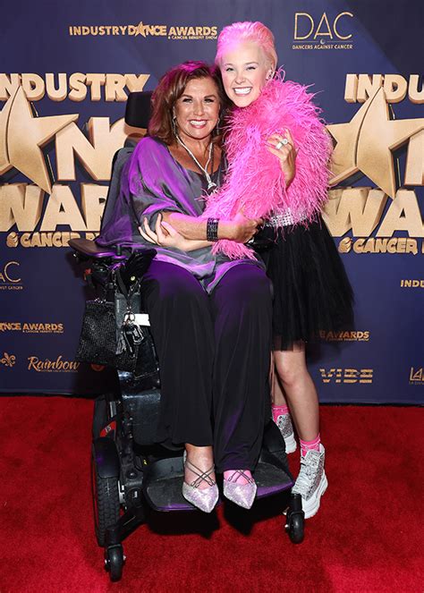 Jojo Siwa Debuts New Pink Hair And Reunites With Abby Lee Miller Photo