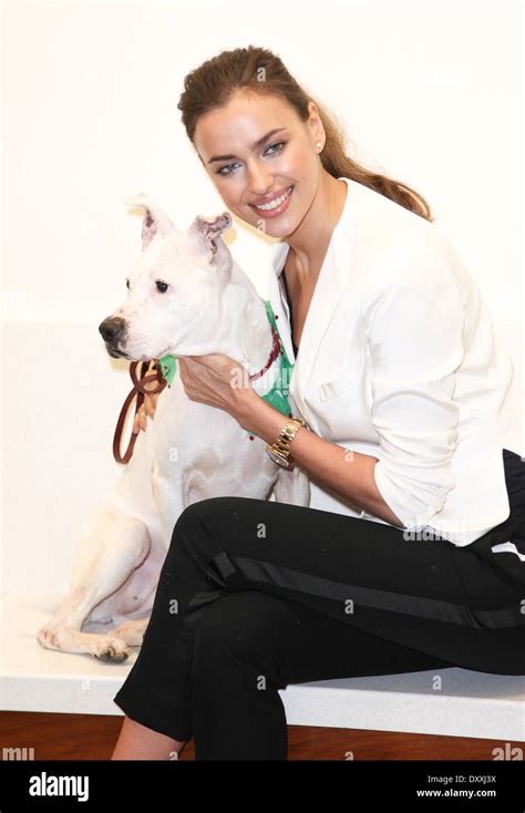 Irina Shayk Russian Model Spreads Holiday Cheer At Aspca S Onyx And Breezy Shefts Adoption