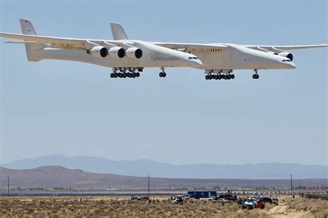 Stratolaunch Drops Stunning Air To Air Video Of Worlds Largest
