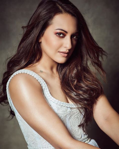 Sonakshi Sinha Bio Age Height Fitness Models Biography