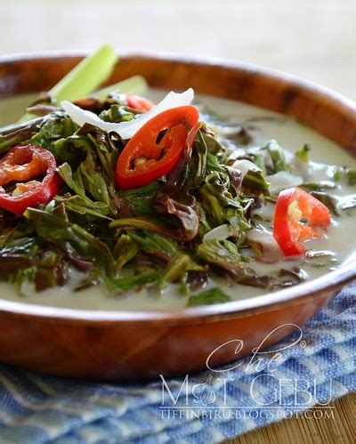 Pucuk paku dipotong dan dibersihkan. PUCUK PAKU MERAH MASAK LEMAK BERSERAI.. - Dapur Tanpa Sempadan