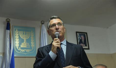 קודם לכן כיהן כשר החינוך, שר הפנים וכחבר הכנסת מטעם הליכוד. גדעון סער: "אם נתניהו יוביל הליכוד - נסתכן בממשלת שמאל" | מעריב