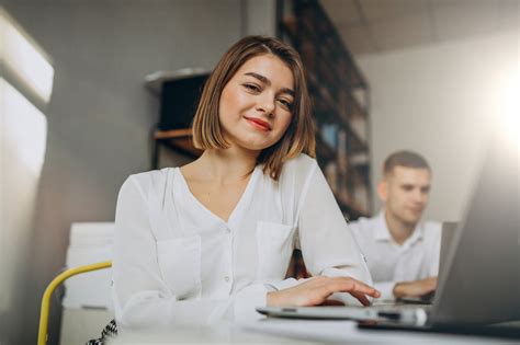 Funcionário De Empresa Privada
