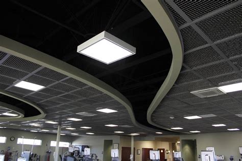 The suspended ceiling systems of aluminum are an ideal solution for bathrooms and kitchens reforms. Suspended Ceilings | SCCI Drywall