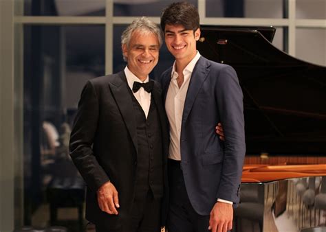 His birthday, what he did before fame, his family life, fun trivia facts, popularity family life. Chi è Matteo, il figlio di Andrea Bocelli in posa con ...