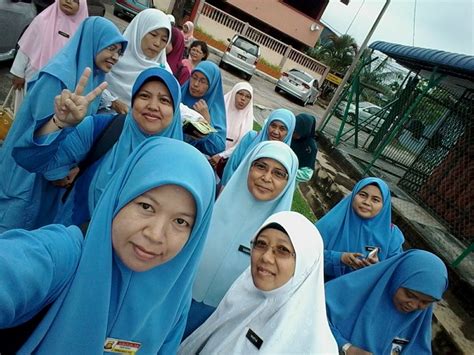  Gambar Kartun Anak Sekolah Smk | Kata Kata